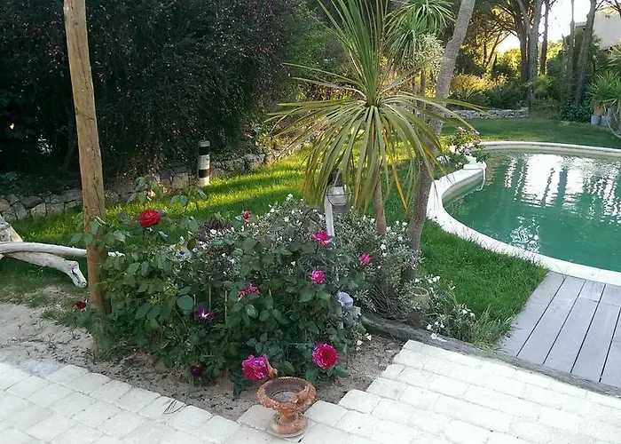 Les Glycines Holiday home *