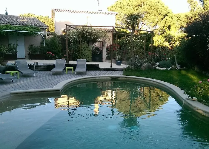 Les Glycines * Grimaud
