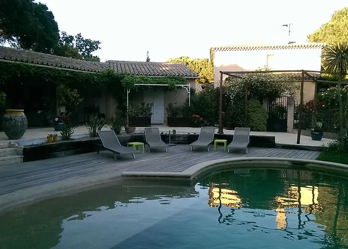 Les Glycines Holiday home *
