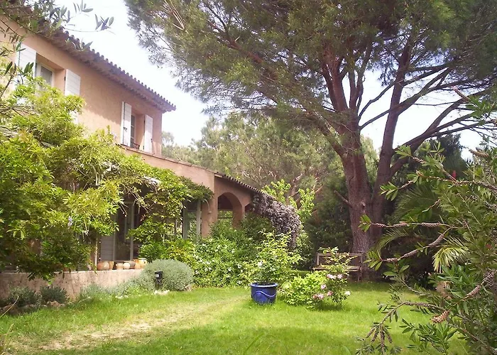 Holiday home Les Glycines *