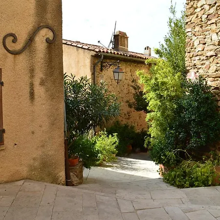 Holiday home Les Glycines *
