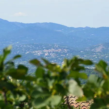 Les Glycines Bed & Breakfast
