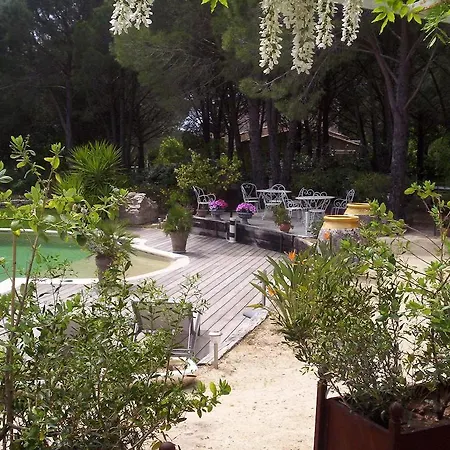 Les Glycines Bed & Breakfast Grimaud