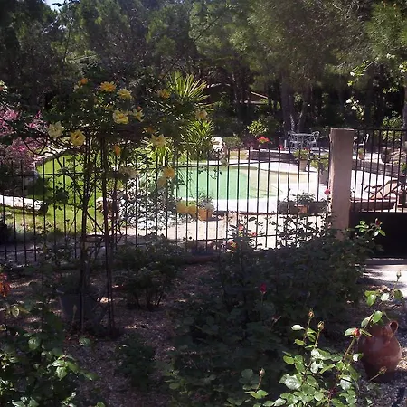 Les Glycines Bed & Breakfast Grimaud