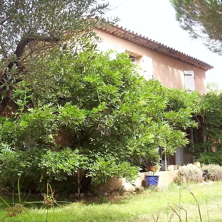 Les Glycines Bed & Breakfast 3*
