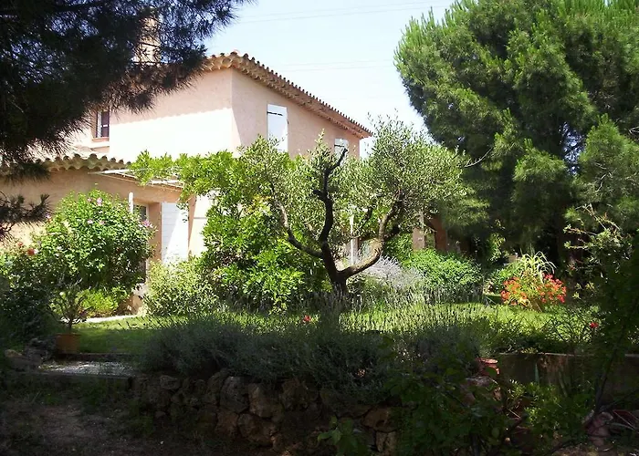 Les Glycines * Grimaud